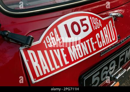 1964 BMC Morris Mini Cooper S. Works Car 7. Overall und 3. in Klasse 1964 Monte Carlo Rally, Fahrer Rauno Aatonen und Tony Ambrose. Stockfoto