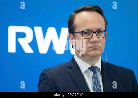 Essen Sie, Deutschland. 21. März 2023. dr. Markus KREBBER, Vorstandsvorsitzender, jährliche Pressekonferenz der RWE AG am 21. März 2023 in Essen Credit: dpa/Alamy Live News Stockfoto