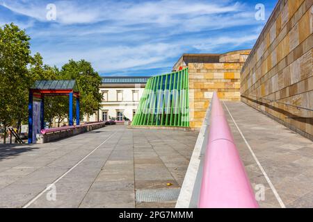 Stuttgart - 24. August 2022: Neue Staatsgalerie Moderne Architektur In Stuttgart. Stockfoto