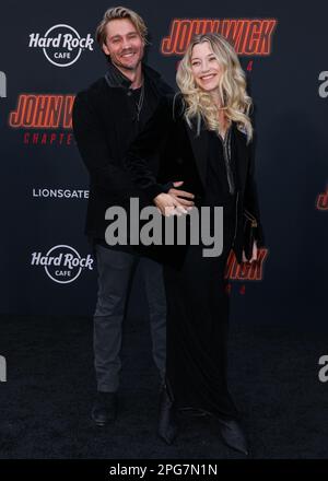 HOLLYWOOD, LOS ANGELES, KALIFORNIEN, USA - MÄRZ 20: Chad Michael Murray und Sarah Roemer treffen am 20. März 2023 beim IMAX des TCL Chinese Theatre in Hollywood, Los Angeles, Kalifornien, USA auf der Los Angeles Premiere von Lionsgate „John Wick: Chapter 4" ein. (Foto von Xavier Collin/Image Press Agency) Stockfoto