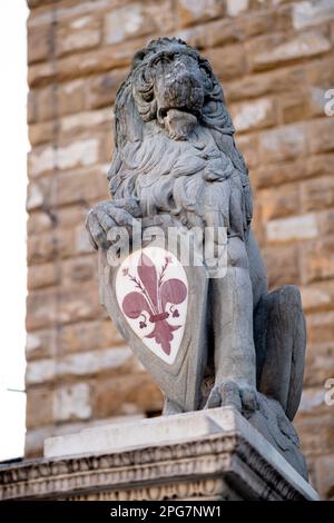 Marzocco, vor dem Palazzo Vecchio, eine Kopie von Donatellos Skulptur, jetzt im Bargello. Stockfoto