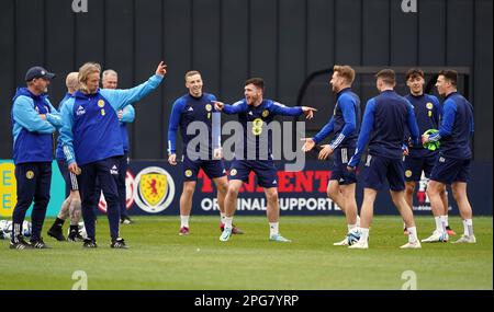 Andy Robertson aus Schottland während des Trainings in Lesser Hampden, Glasgow. Foto: Dienstag, 21. März 2023. Stockfoto