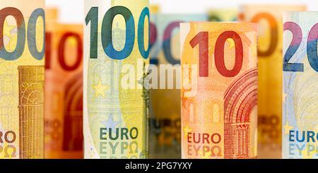 Stuttgart, Deutschland - 25. Februar 2023: Euro Banknotes Save Money Finances Background Pay Banknotes Banner In Stuttgart, Deutschland. Stockfoto