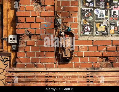 Verteilerbox für Elektrizität, ROHFLÄCHE, ehemaliges Reichsbahnausbesserungswerk, Friedrichshain, Berlin, Deutschland Stockfoto