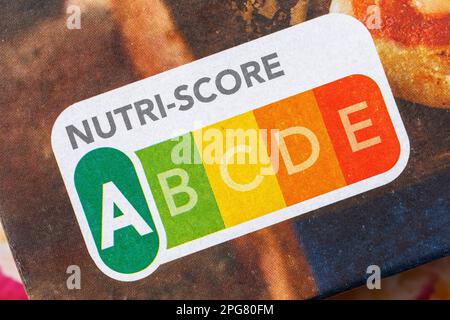 Stuttgart, Deutschland - 22. Dezember 2022: Nutri Score Label Symbol Gesunde Ernährung Light Food In Stuttgart, Deutschland. Stockfoto