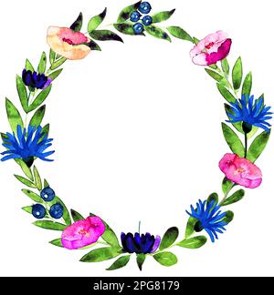 Handbemalter, wässriger Blumenkranz mit Heidelbeeren, Maisblumen, Mohn, grünen Blättern und Knospen. Stockfoto