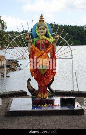 Göttliche Statue auf Mauritius (Grand Bassin, Ganga Talao) Stockfoto