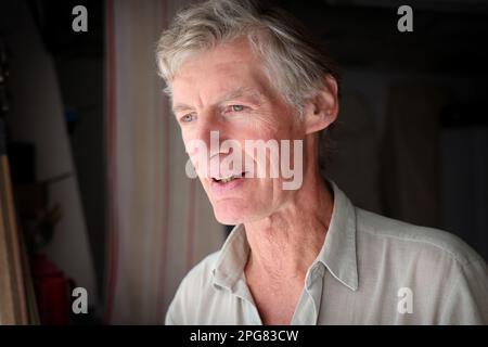 Rory Young, in seiner Werkstatt auf der College Farm in Cirencester. Stockfoto