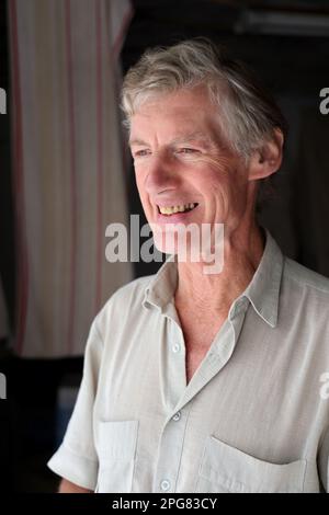 Rory Young, in seiner Werkstatt auf der College Farm in Cirencester. Stockfoto