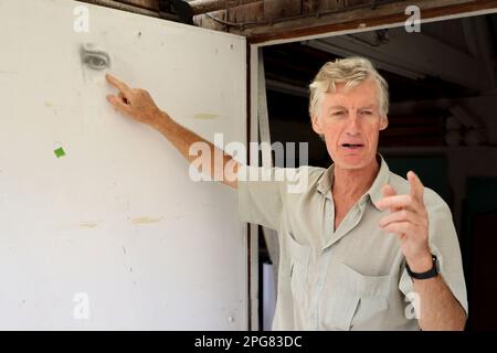 Rory Young, in seiner Werkstatt auf der College Farm in Cirencester. Stockfoto