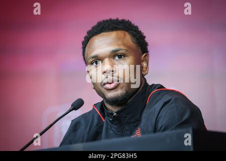 Tubize, Belgien. 21. März 2023. Die belgische Lois Openda wurde am Dienstag, den 21. März 2023, während eines Trainings der belgischen Fußballnationalmannschaft Red Devils in der Hauptniederlassung der Royal Belgischen Fußballvereinigung RBFA in Tubize fotografiert. Die Red Devils bereiten sich auf die bevorstehenden Spiele gegen Schweden und Deutschland vor. Kredit: Bruno Fahy/Belga Photo/Alamy Live News Stockfoto