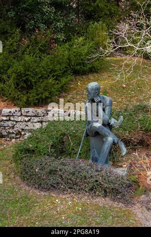 Zürich, Schweiz - 22. Februar 2023: Statue des berühmten irischen Schriftstellers, Schriftstellers und Dichters James Joyce am Grab in Zürich Stockfoto