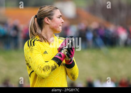 Manchester United Torhüterin Mary Earps (27) während des Viertelfinalspiels Lewes FC Women gegen Manchester United Women FA Cup am 19. März 2023 im Dripping Pan, Lewes, Sussex, Großbritannien Stockfoto