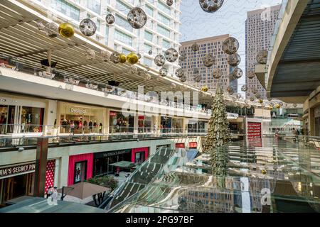 Mexiko-Stadt, Polanco Antara, gehobenes Open-Air-Einkaufszentrum, Weihnachtsdekoration, Hochhaus Wolkenkratzer Hochhaus Wolkenkratzer hohes Gebäude Stockfoto