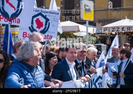 Rom, . 21. März 2023. 21/03/2023 Rom, Demonstration von Bauunternehmen am Superbonus 110. Auf dem Foto nimmt Giuseppe Conte an der Prozession Teil PS: Das Foto kann im Zusammenhang mit dem Kontext verwendet werden, in dem es aufgenommen wurde, und ohne die diffamierende Absicht des Anstands der Menschen. Kredit: Unabhängige Fotoagentur/Alamy Live News Stockfoto