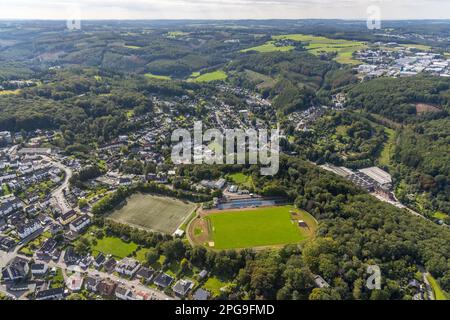 Luftaufnahme, Sporteinrichtung Bremenplatz mit Bremenstadion im Bezirk Altenvoerde in Ennepetal, Ruhrgebiet, Nordrhein-Westfalen, Deutschland, DE, Enne Stockfoto