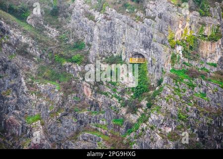 Die offene St. Vincent's Cave auf der Klippe des St. Vincent's Rock in Bristol, England, Großbritannien Stockfoto