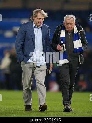 Eigentümer von Chelsea, Todd Boehly (L) - Chelsea gegen Borussia Dortmund, Champions League, Round of 16, Stamford Bridge Stadium, London, UK - 7. März 2023. Nur redaktionelle Verwendung – es gelten Einschränkungen für DataCo Stockfoto