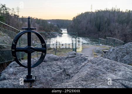 Skandinavischer Ausblick über den Fluss Gota alv von Kingsbridge aus gesehen Stockfoto