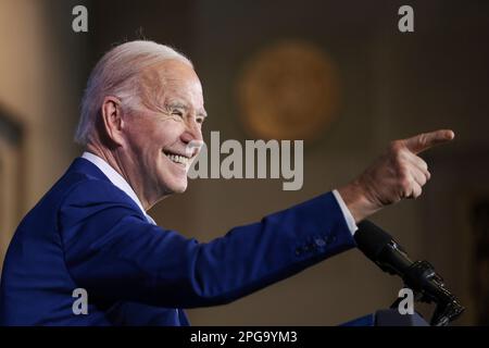 Washington, Vereinigte Staaten. 21. März 2023. US-Präsident Joe Biden spricht am 21. März 2023 auf dem White House Conservation in Action Summit im Innenministerium in Washington, DC. Kredit: Oliver Contreras/Pool via CNP/dpa/Alamy Live News Stockfoto