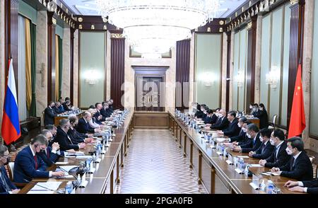 Moskau, Russland. 21. März 2023. Der chinesische Präsident Xi Jinping trifft sich am 21. März 2023 in Moskau (Russland) mit dem russischen Premierminister Michail Mishustin. Kredit: Zhang Ling/Xinhua/Alamy Live News Stockfoto