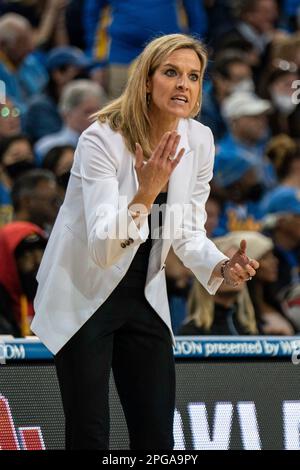 Oklahoma Sooners Cheftrainer Jennie Baranczyk während eines NCAA-Basketballturniers gegen die UCLA Bruins am Montag, den 20. März 2023, bei Paul Stockfoto