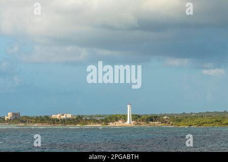 Mahahual Lighthouse im Mahahual Village und Costa Maya Kreuzfahrthafen auf der Yucatan-Halbinsel, Mexiko. Stockfoto