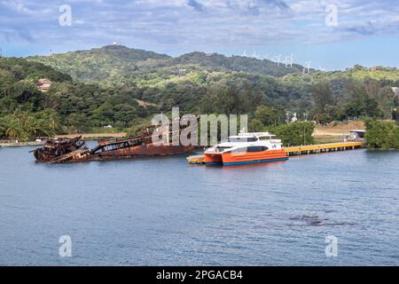 Kreuzfahrthafen Roatan Honduras und Touristenziel. Stockfoto