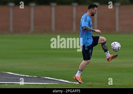 ARGENTINIEN, Buenos Aires, Ezeiza- 21. März 2023: Lionel Messi aus Argentinien während des Trainings auf dem AFA-Trainingsgelände vor dem Freundschaftsspiel gegen Panama. Foto: Diego Halisz/SFSI Stockfoto