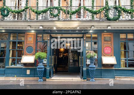 Le Procope Restaurant in Paris, Frankreich. Das älteste Café in Paris im Herzen von Saint-Germain. Stockfoto