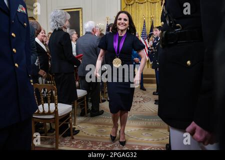 Washington, Usa. 21. März 2023. Julia Louis-Dreyfus spricht am 21. März 2023 auf dem White House Conservation in Action Summit im Innenministerium in Washington, DC. (Foto von Oliver Contreras/Pool/ABACAPRESS.COM) Kredit: Abaca Press/Alamy Live News Stockfoto