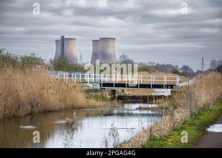 Fidlers Ferry Power Station ist ein stillgelegtes Kohlekraftwerk in Warrington, Cheshire, England. Stockfoto