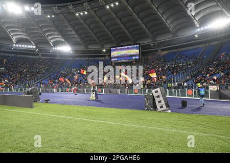 Stadio Olimpico, Rom, Italien. 21. März 2023. Woman Champions League Football; Roma gegen Barcelona; Roma's Fans Credit: Action Plus Sports/Alamy Live News Stockfoto