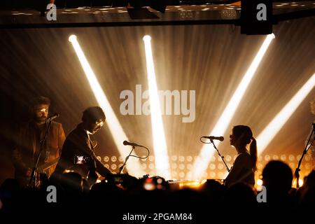 BARCELONA - 11. MÄRZ: Rufus T. Firefly (spanische psychedelische Rockband) tritt am 11. März 2023 in Barcelona auf der Bühne des Apolo Clubs auf. Stockfoto