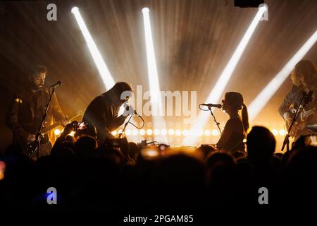 BARCELONA - 11. MÄRZ: Rufus T. Firefly (spanische psychedelische Rockband) tritt am 11. März 2023 in Barcelona auf der Bühne des Apolo Clubs auf. Stockfoto