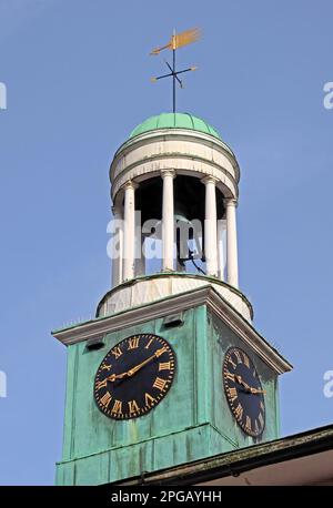 Das Pepperpot, die Uhr des Markthauses, das Rathaus, Gebäude und Architektur, High St, Godalming, Waverley, Surrey, England, Großbritannien, GU7 1AB Stockfoto