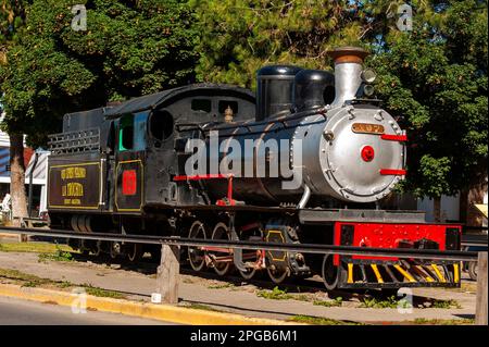 Lokomotive La Tronchita ein alter Patagonic-Expresszug auf der Hauptstraße in Esquel, Provinz Chubut, Argentinien Stockfoto