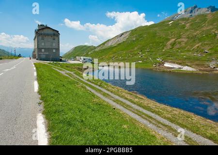 Hospiz, Aosta-Tal, Italien, Europa, Alpensee, Little Saint Bernard Pass, Piccolo San Bernardo, Col du Petit Saint Bernard, Alpine Pass, High Stockfoto