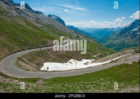 Passieren Sie die Straße zum Col du Galibier, Galibier Tunneleingang, Tunnel in Galibier, Tour de France, Pass Open, Route des Grandes Alpes, Haute Provence Stockfoto