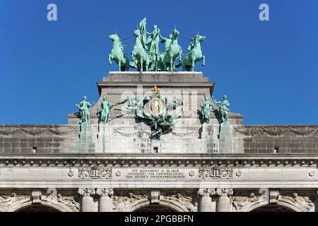 Quadriga am Triumphbogen im Parc du Cinquantenaire (Jubilee Park), Brüssel, Brabant, Belgien Stockfoto