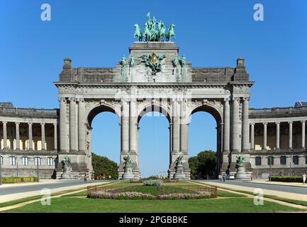 Arc de Triomphe im Parc du Cinquantenaire (Jubilee-Park), Brüssel, Brabant, Belgien Stockfoto