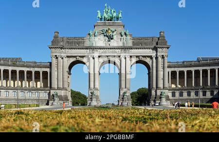 Arc de Triomphe im Parc du Cinquantenaire (Jubilee-Park), Brüssel, Brabant, Belgien Stockfoto