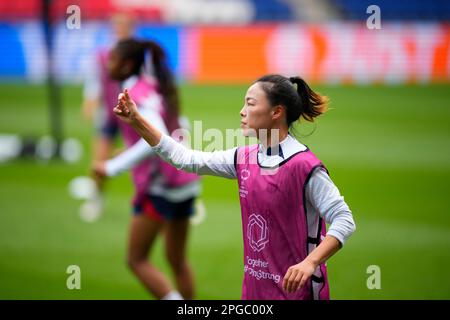 Paris, Paris, Frankreich. 21. März 2023. Li Mengwen von Paris Saint Germain nimmt an einem Training zur Vorbereitung des Spiels der UEFA Women's Champions League zwischen Paris Saint Germain und VfL Wolfsburg am 21. März 2023 in Paris, Frankreich, Teil. Kredit: Glenn Gervot/Xinhua/Alamy Live News Stockfoto