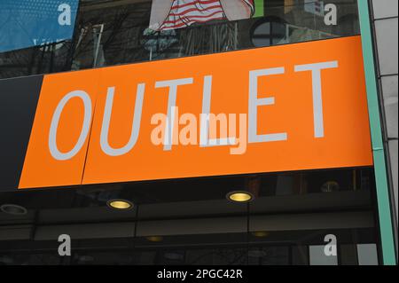 Köln, Deutschland. 19. März 2023. Briefing OUTLET Credit: Horst Galuschka/dpa/Alamy Live News Stockfoto