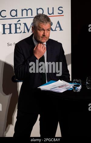 Paris, Frankreich. 21. März 2023. Analyst Jerome Sainte-Marie nimmt am 21. März 2023 an der Eröffnungsveranstaltung der Führungsschule der Rassamblement National (RN)-Partei in Paris, Frankreich, Teil. Foto: Pierrick Villette/ABACAPRESS.COM Kredit: Abaca Press/Alamy Live News Stockfoto