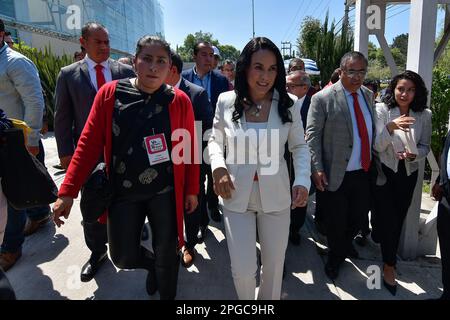 Nicht exklusiv: 21. März 2023 Toluca Mexico : Alejandra del Moral Vela stellte ihren Registrierungsantrag beim Electoral Institute of the State Stockfoto