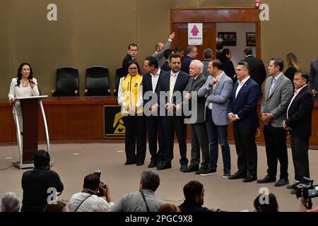 Nicht exklusiv: 21. März 2023 Toluca Mexico : Alejandra del Moral Vela stellte ihren Registrierungsantrag beim Electoral Institute of the State Stockfoto