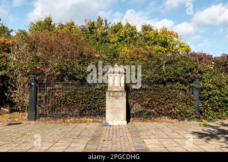 Steindenkmal für Arbeiter der Cambridge Gas Light Company, die im Ersten Weltkrieg ihr Leben verloren, Newmarket Rd, Cambridge. Stockfoto