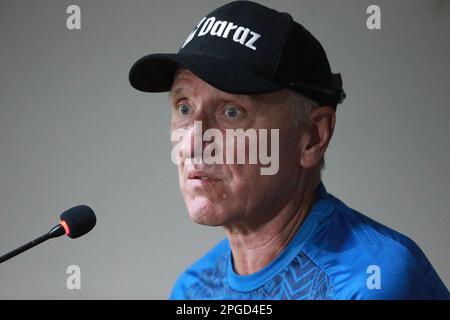 Allan Donald, Bangladesch, Batting Coach, nimmt an der Pressekonferenz vor dem Spiel in der Sylhet International Stadium Conference Hall, Lakkatura, Sylhet, Banglade Teil Stockfoto