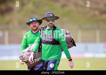 Paul Stirling und Andrew Balbirnie während des irischen Teams üben im Vorfeld ihres 3. Und letzten eintägigen internationalen Spiels auf der Sylhet Internatio Stockfoto